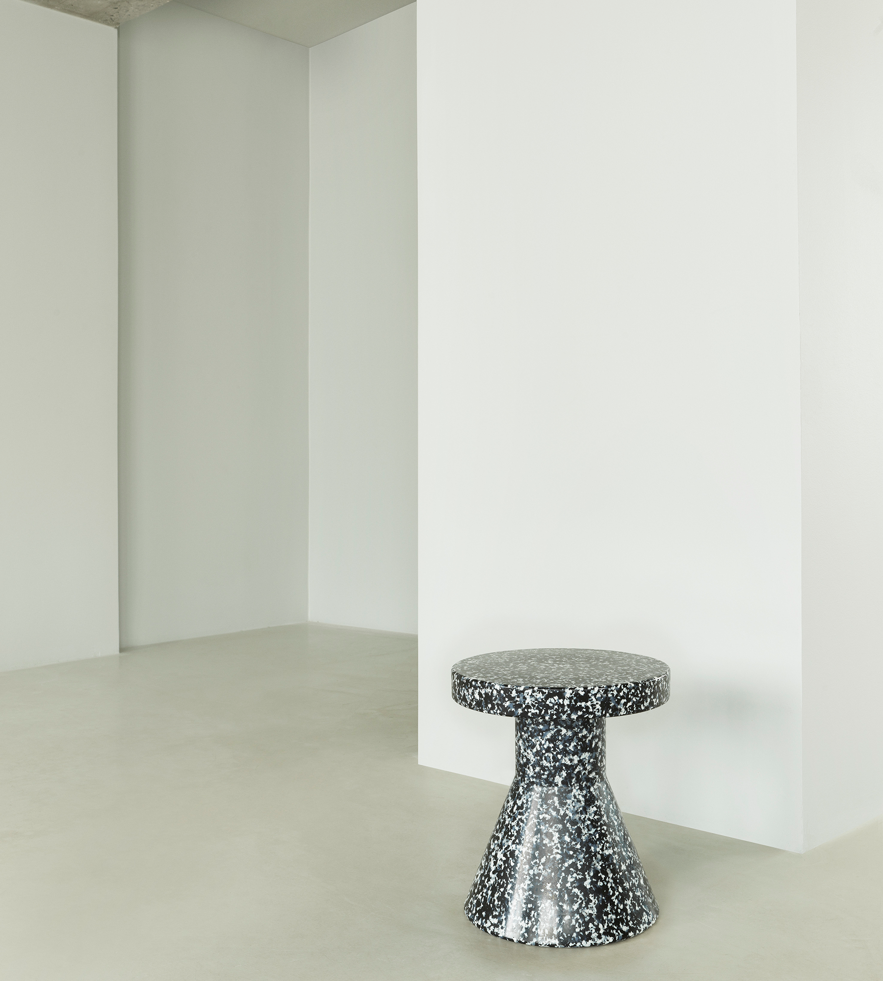 Bit Stool Cone - Black/White