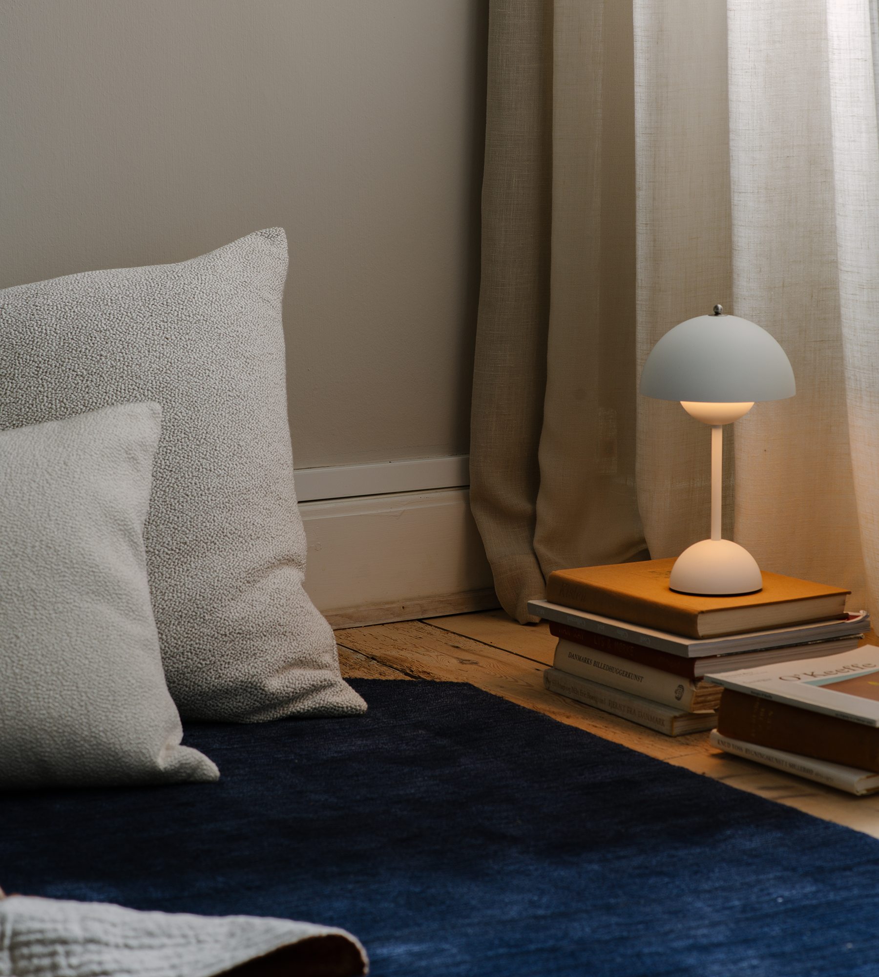 Flowerpot Portable Lamp VP9 - Matte White