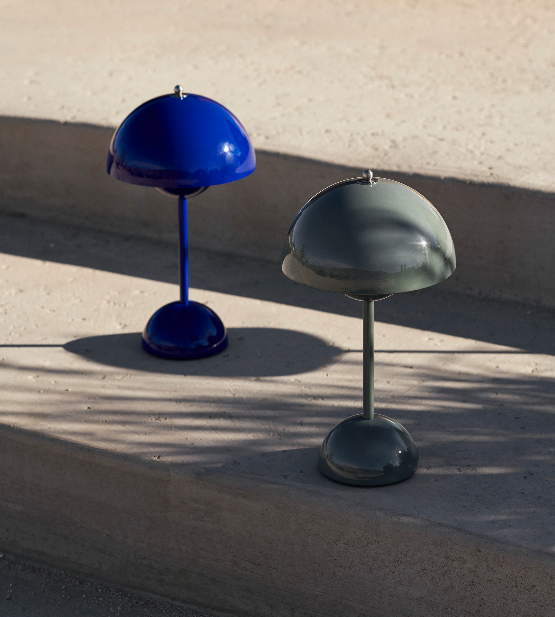 Flowerpot Portable Lamp VP9 - Cobalt Blue