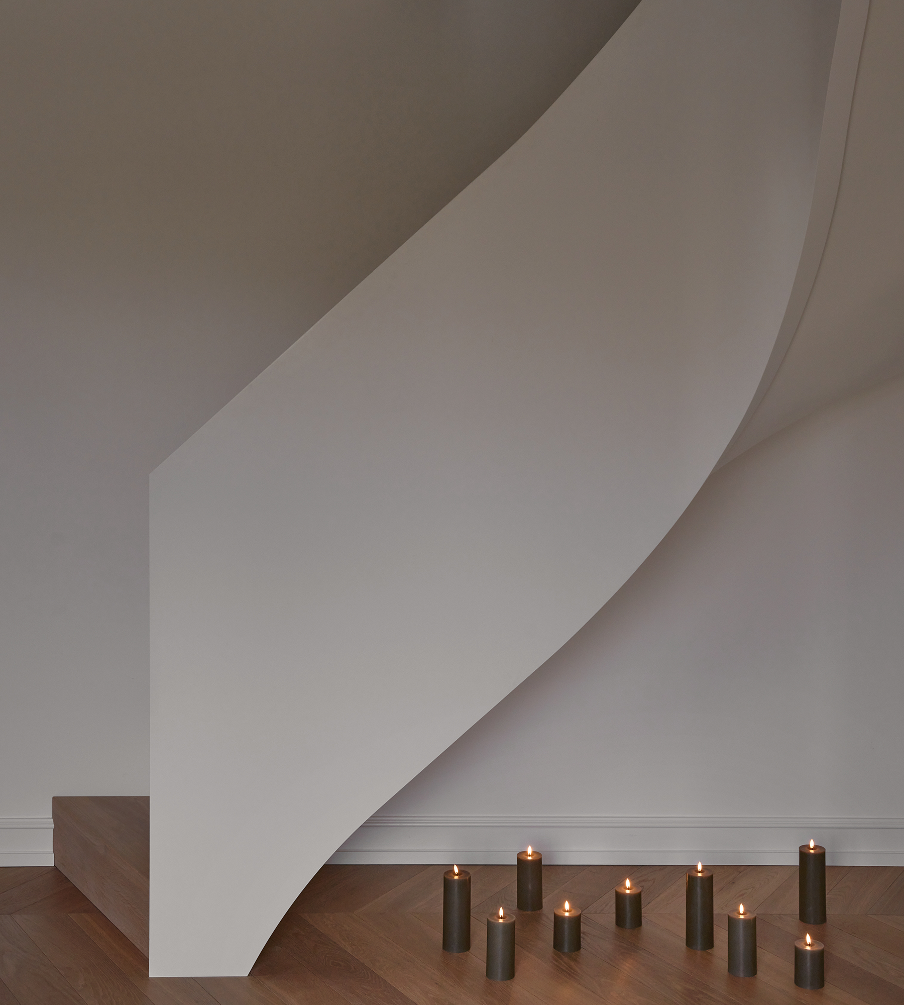 LED Pillar Candle Small - Caviar