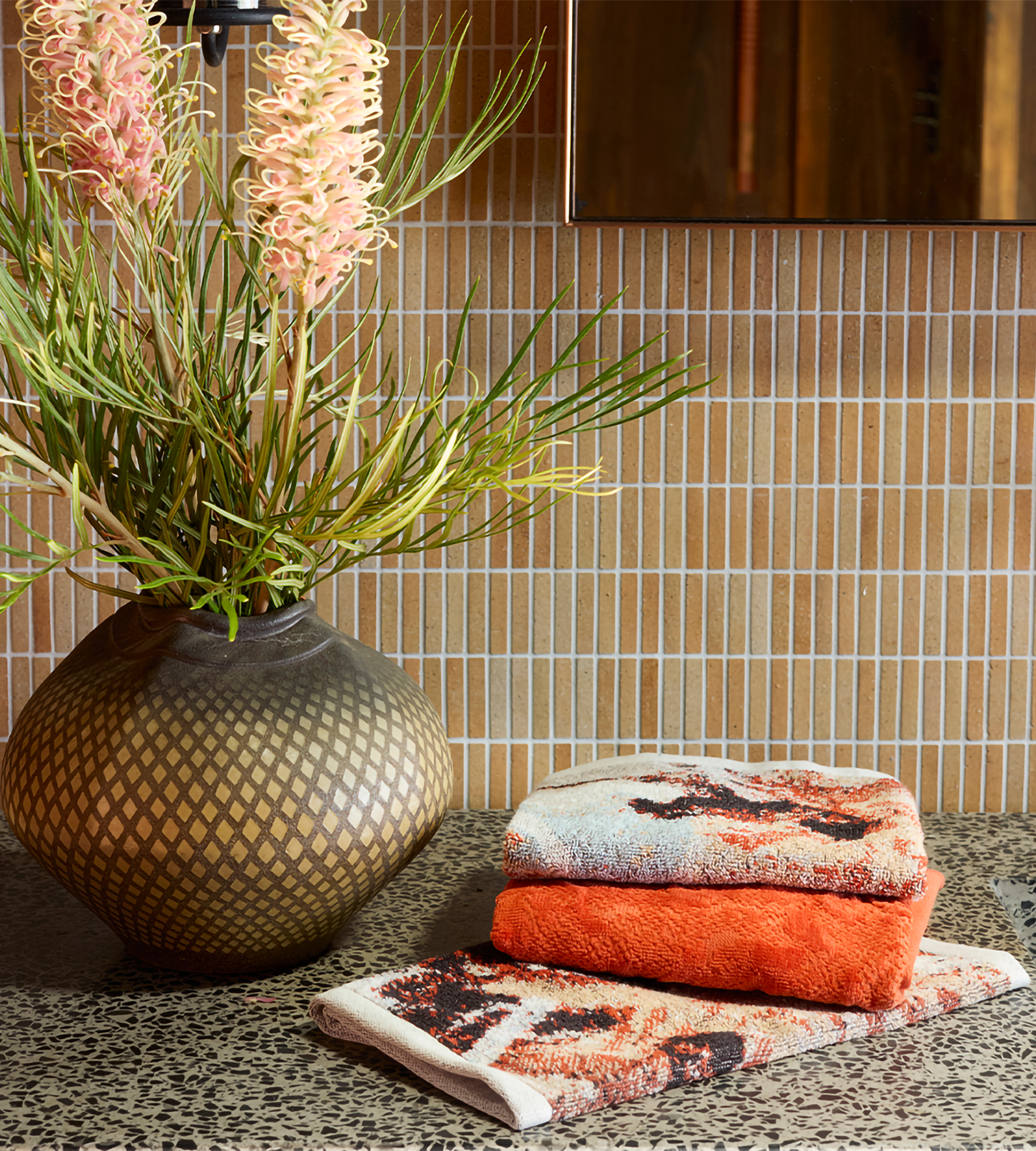 Shadows Hand Towel - Coral