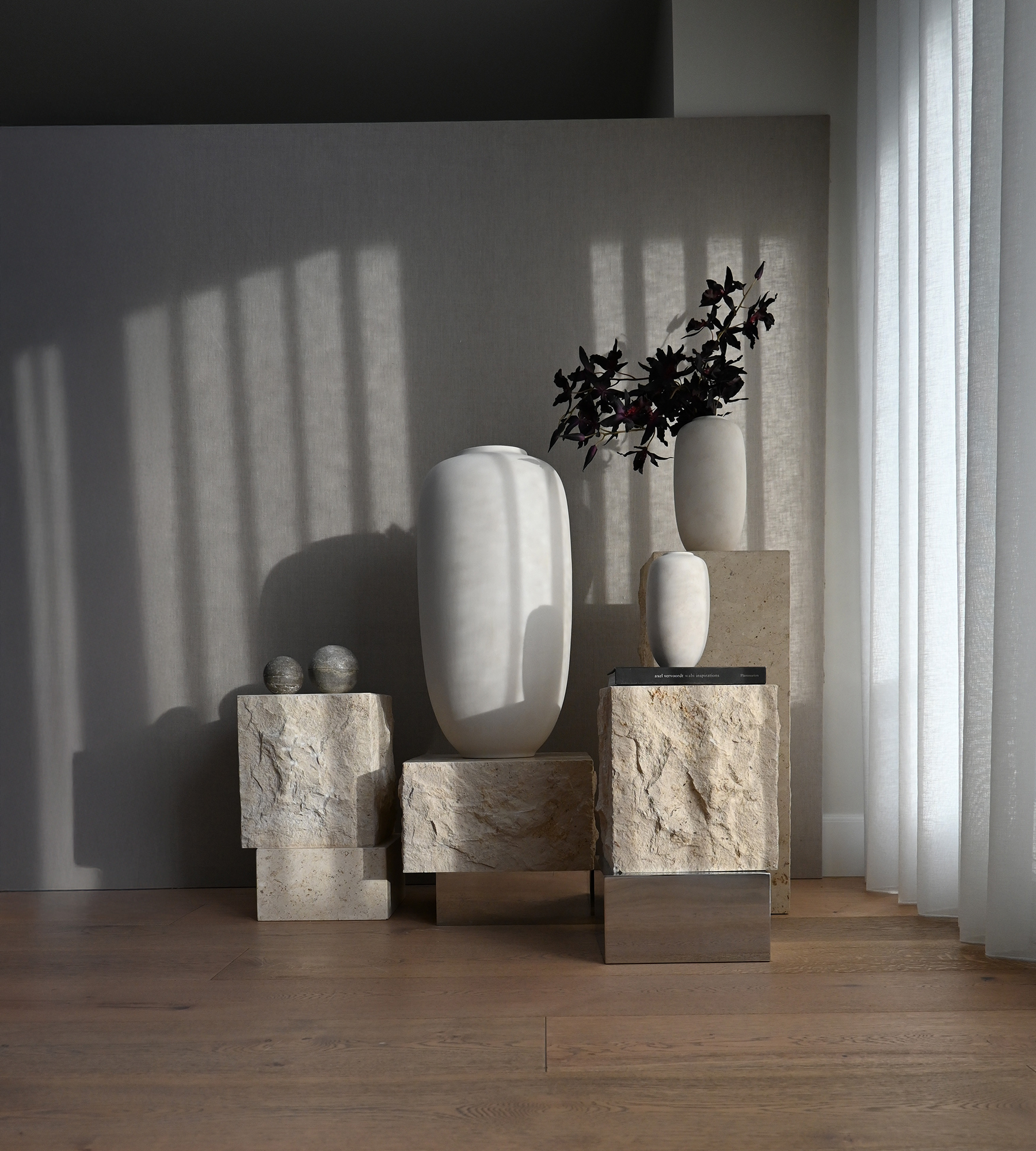 Temple Coffee Table Low - Chrome/Limestone